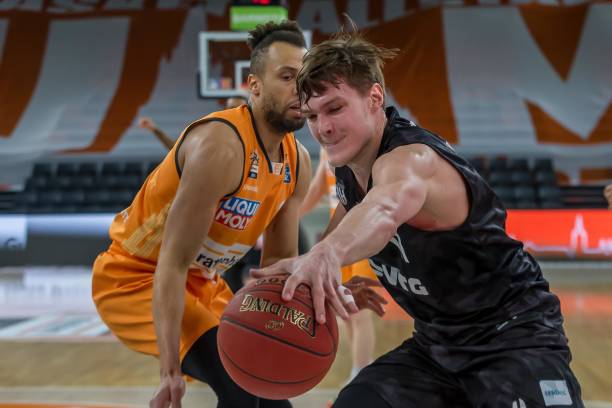 通过确保核 通过确保核